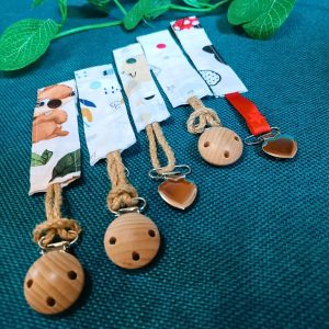 Accroche tétine – 5 couleurs au choix