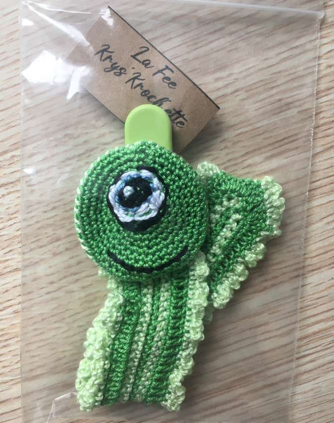 Accroche-Tétine crochet